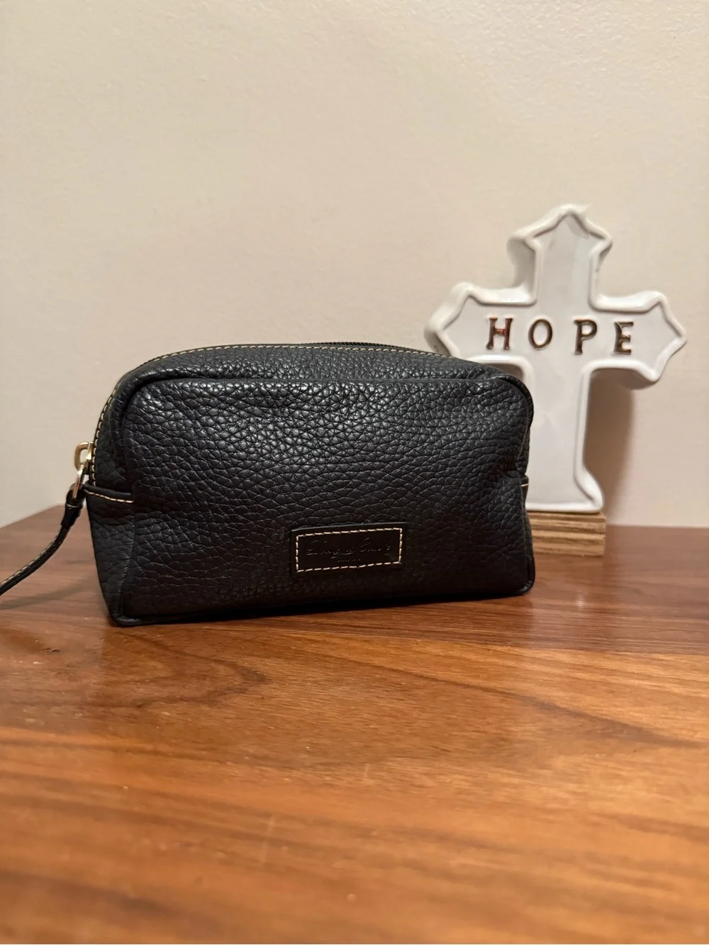 Dooney & Bourke compact pebble